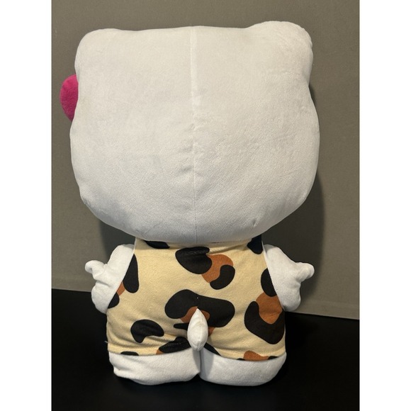 Hello Kitty Plush - Picture 4 of 5